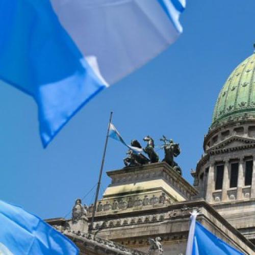 Argentina: Transformaciones, Coyuntura y Horizontes Políticos a Dos Años de un Nuevo Gobierno
